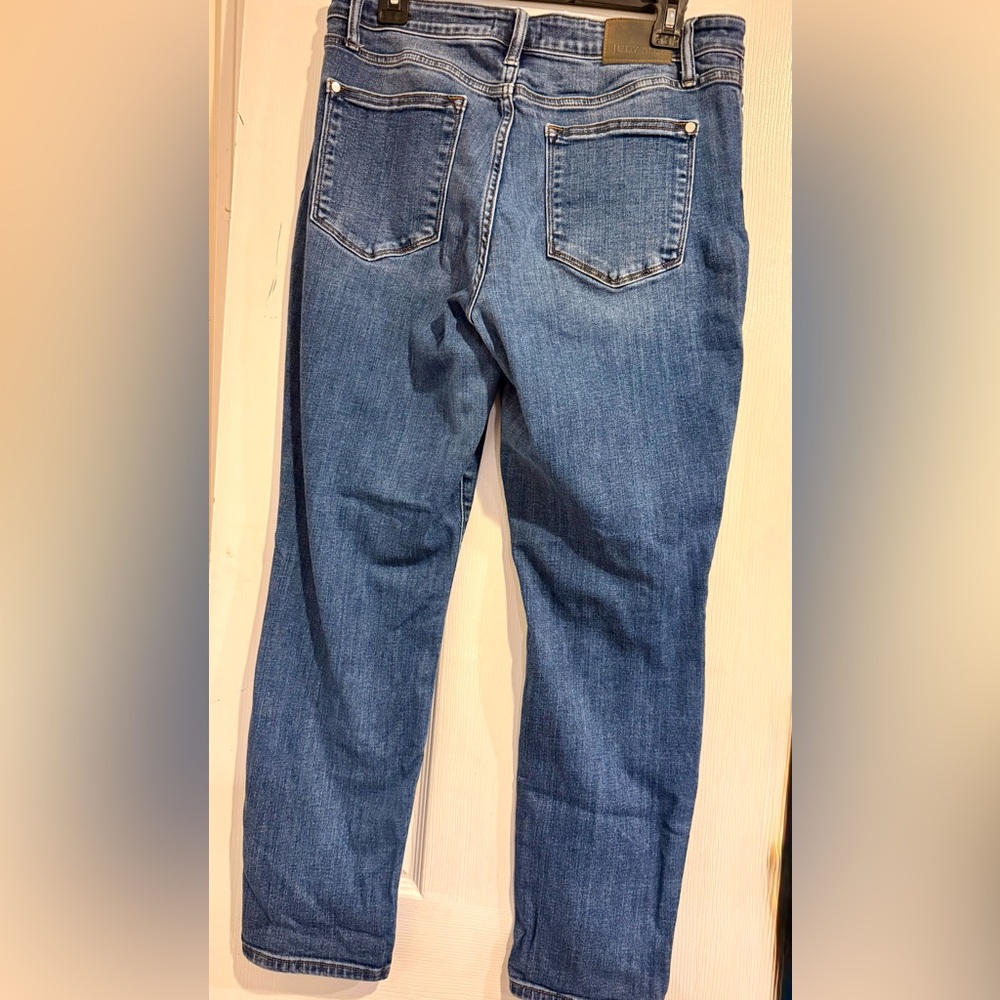 Judy Blue High-Rise Distressed Straight Leg Jeans - Size 13/31 - Picture 2 of 7